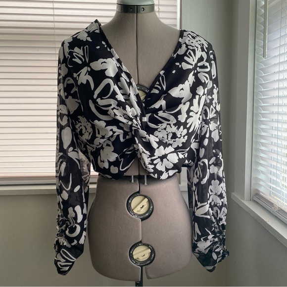 WISHING WAVES Women's Floral Cropped Blouse Long Sleeve Size M - Picture 5 of 10